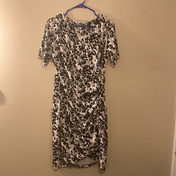 Beautiful H&M Ruched Dress - Picture 6 of 8